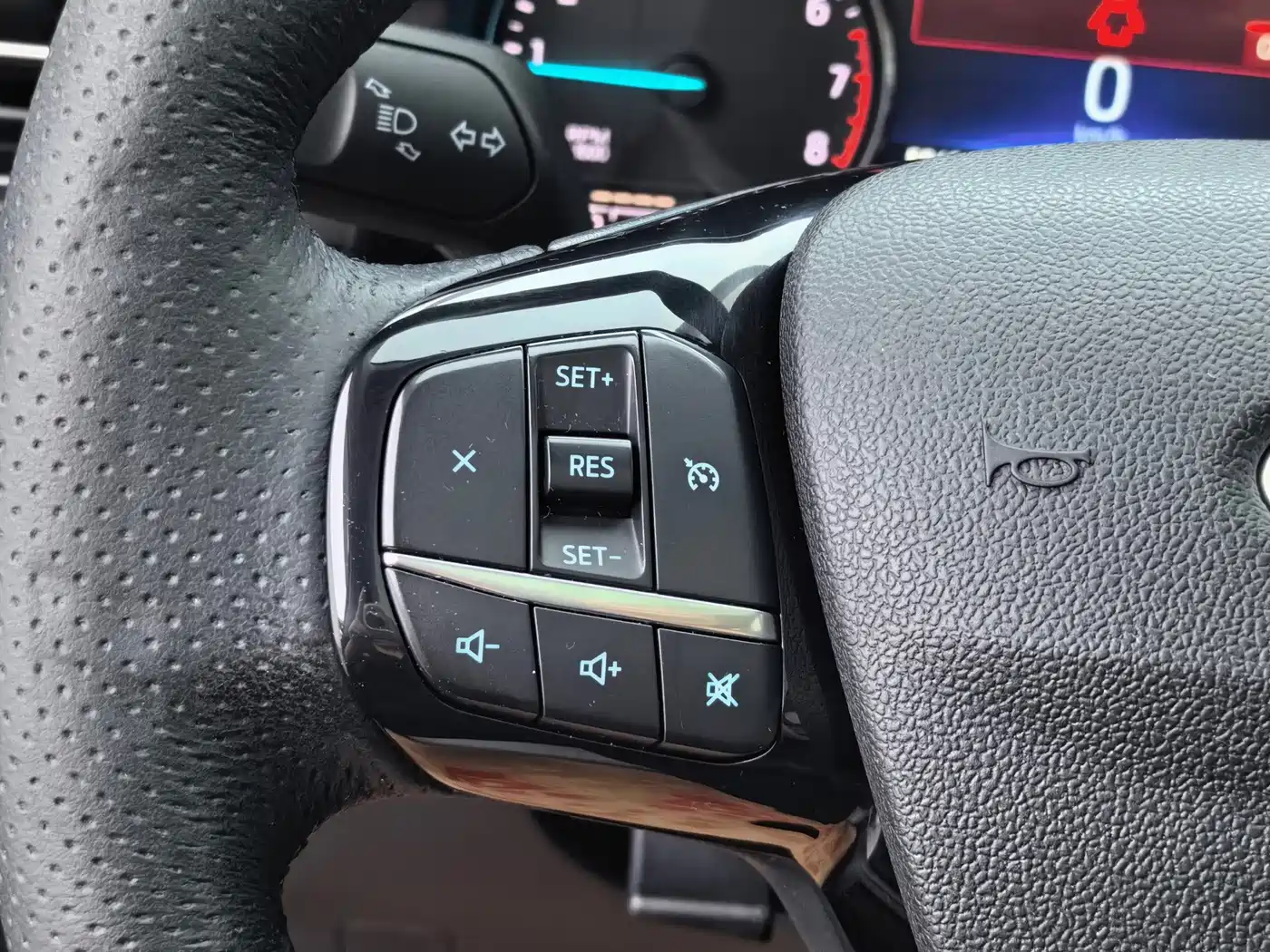 Ford Escape 2023 2020 EcoBoost 245 2WD Premium Edition