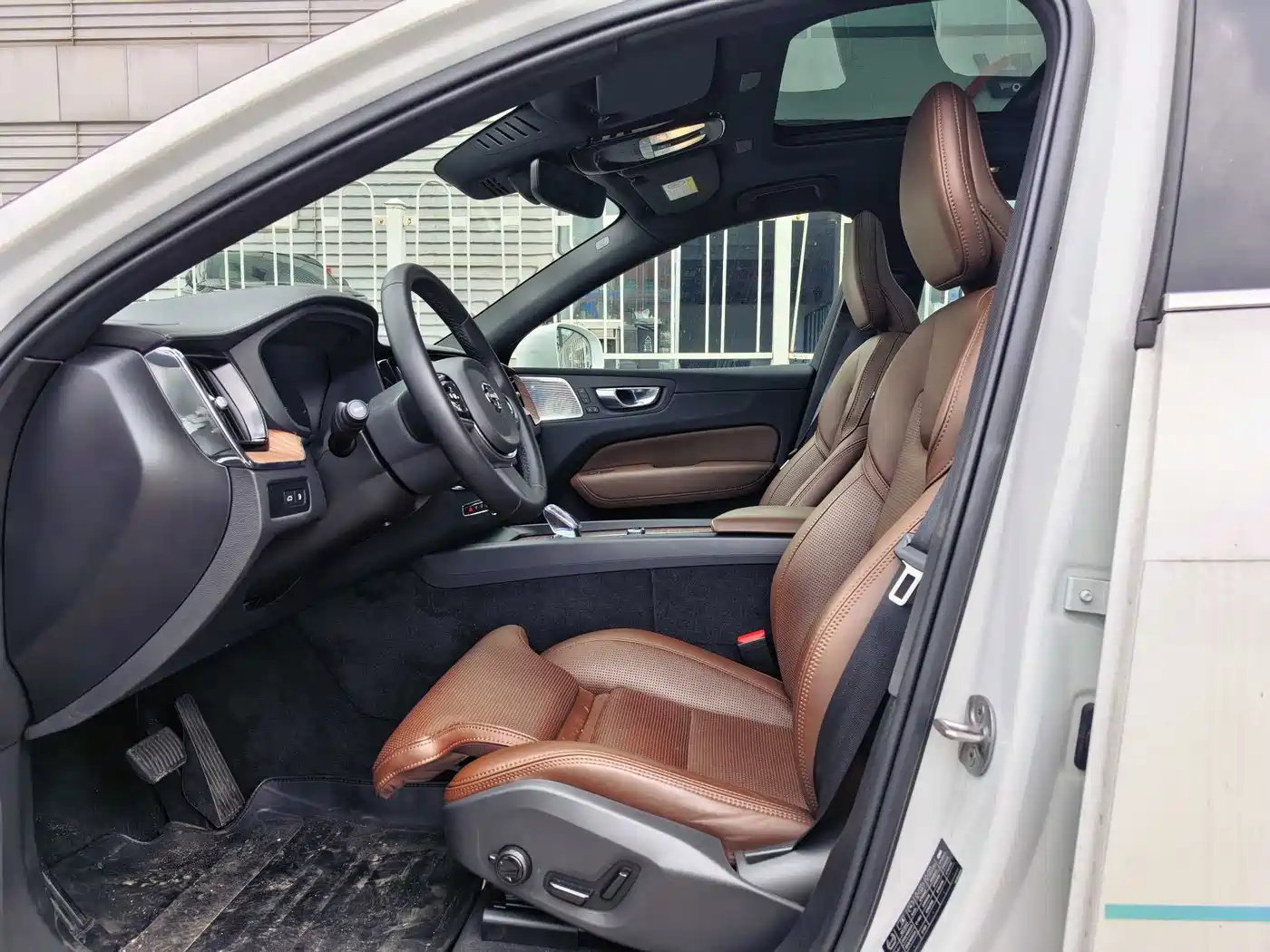 Volvo XC60 Plug-in Hybrid 2024 2025 Plug-in Hybrid Long Range AWD Zhiya Luxury Edition