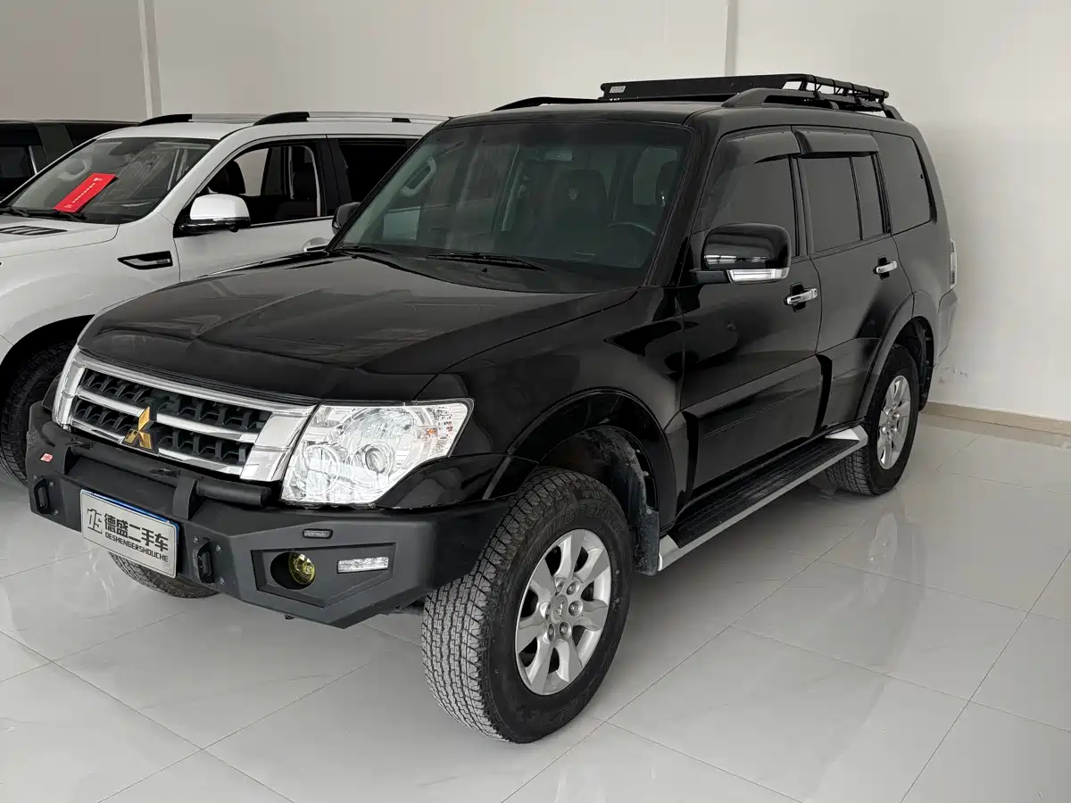 Mitsubishi Pajero (Import) 2019 3.0L Auto Standard Version фото 2