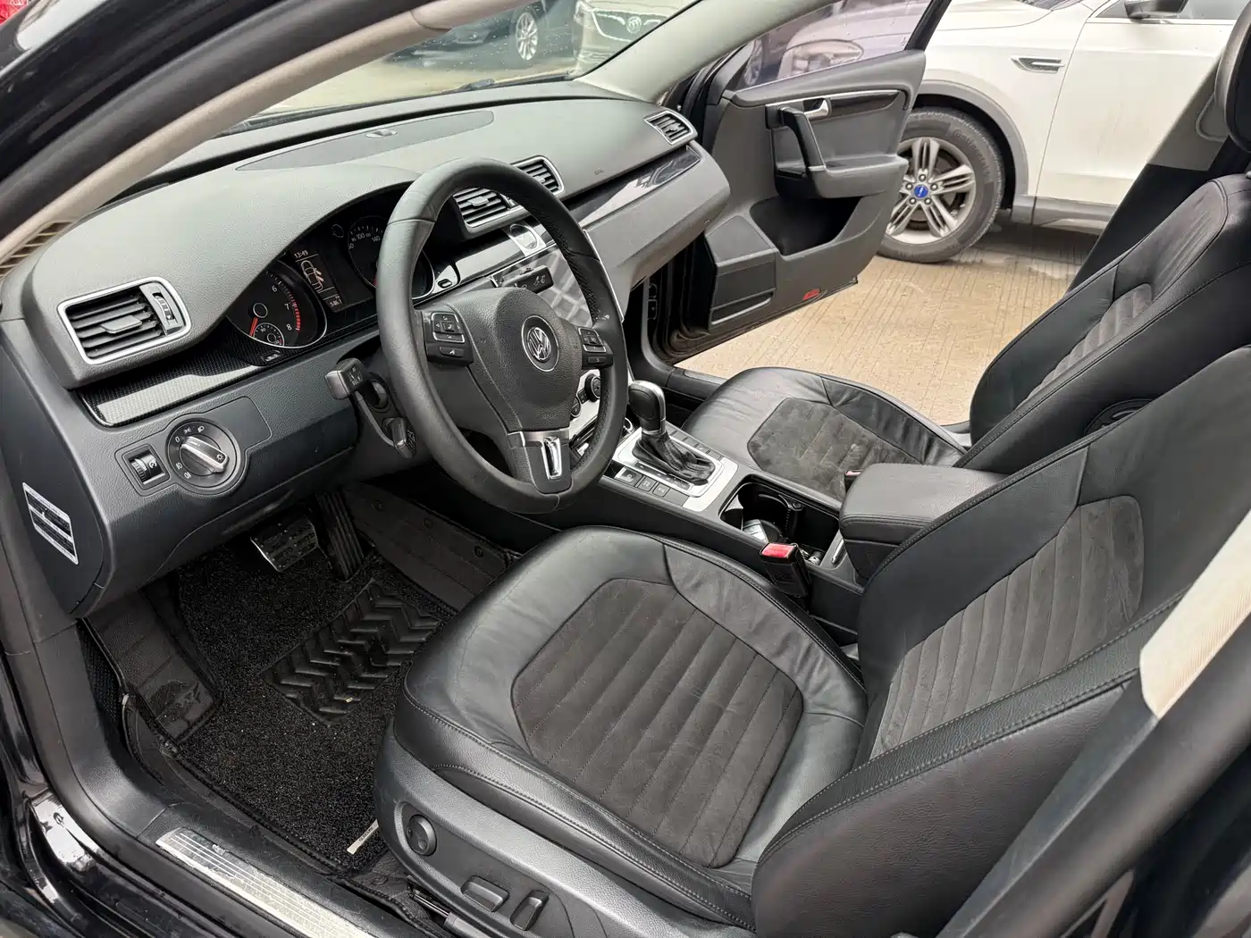 Volkswagen Magotan 2015 2.0TSI Luxury фото 6
