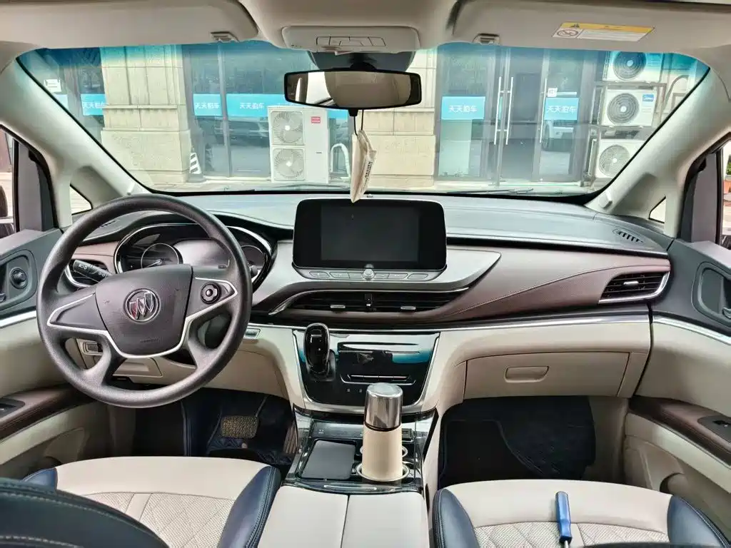 Фото 11 - Buick GL8