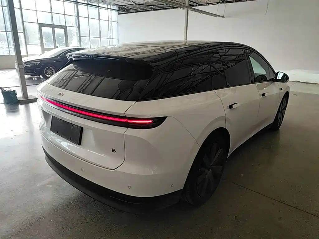 Фото 7 - Li Auto i6