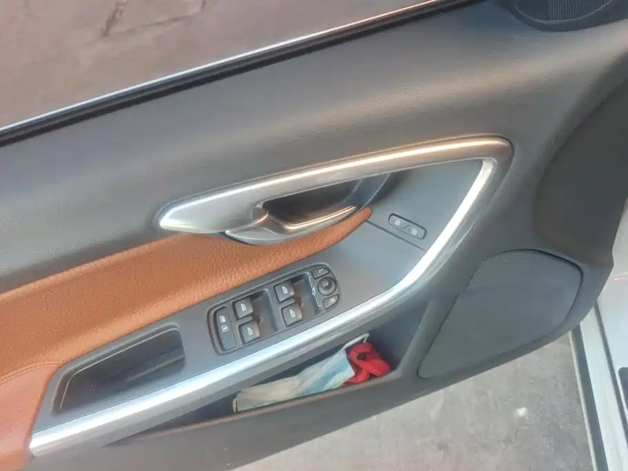 Volvo S60 (Import) 2013 2013 Model T5 Comfort Edition