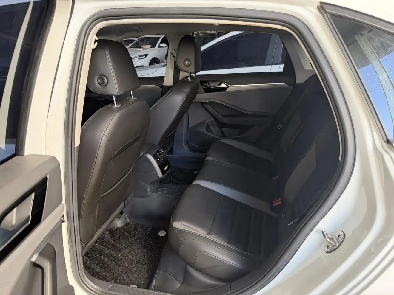 Volkswagen Sagitar, миниатюра 10