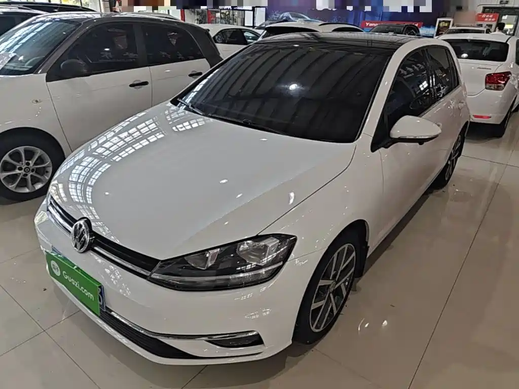 Фото 1 - Volkswagen Golf