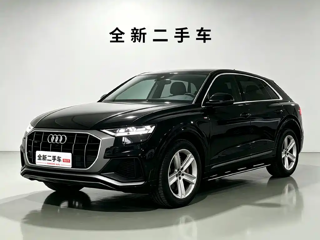 Фото 1 - Audi Q8