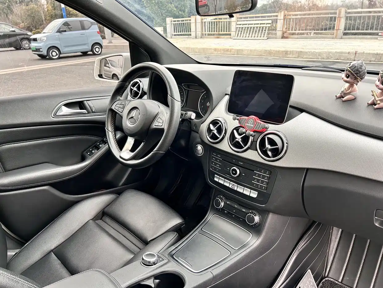 Mercedes-Benz B-Class 2017 B 200 Dynamic фото 23