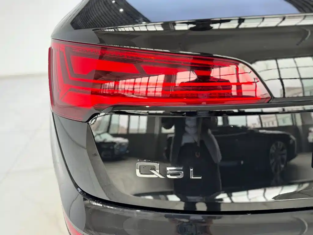 Photo 16 - Audi Q5L