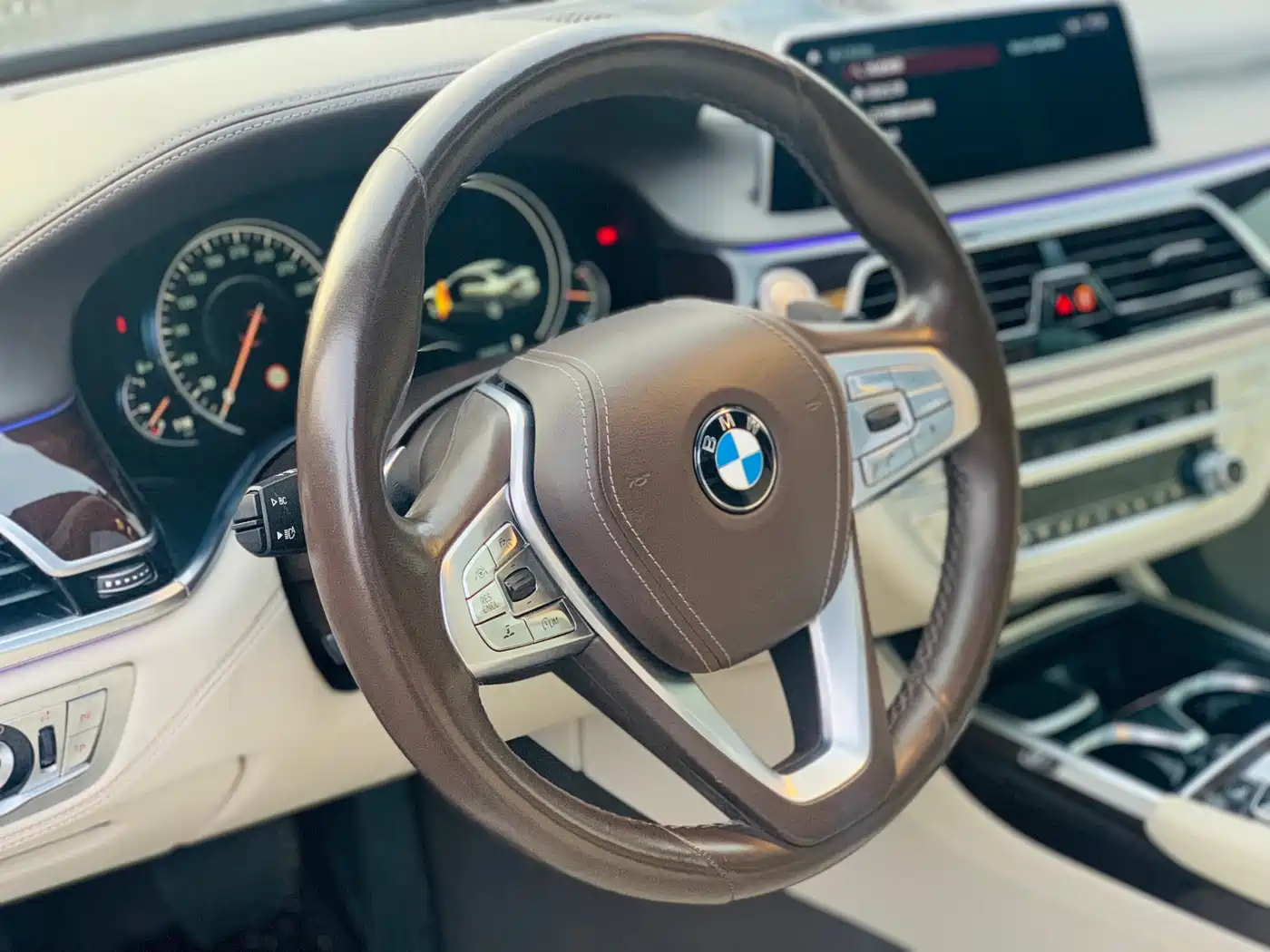 BMW 7 Series 2016 750Li xDrive 4-Seater фото 6