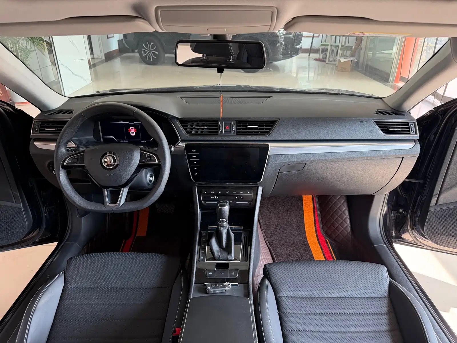 Photo 16 - Škoda Superb