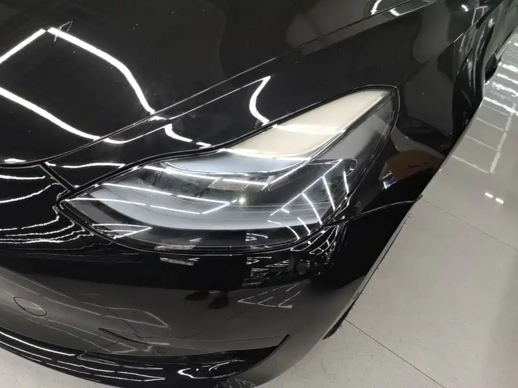 Фото 24 - Tesla Model 3