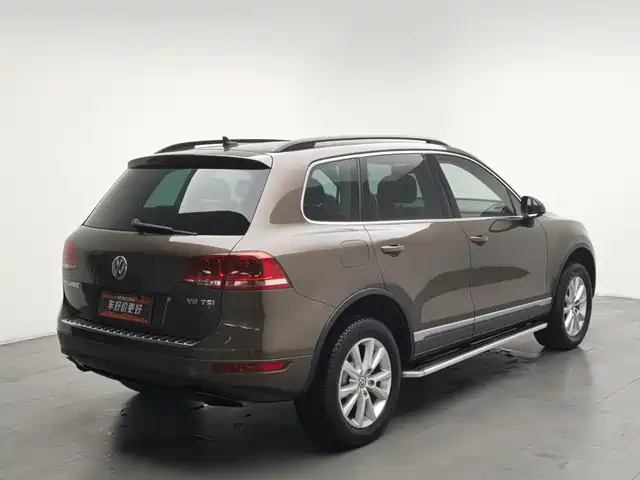 Volkswagen Touareg 2011 3.0TSI Comfort — фото 2
