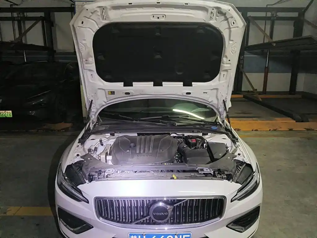 Volvo S60 2024 2025 B4 Smart Elite Luxury Edition