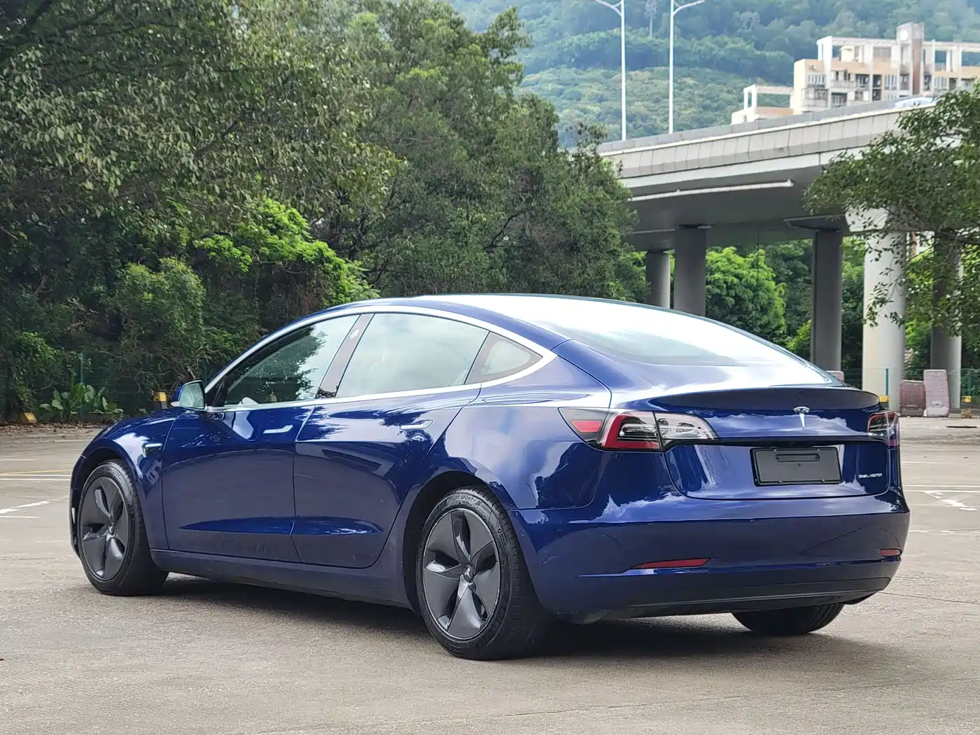 TESLA MODEL 3 (IMPORTED)