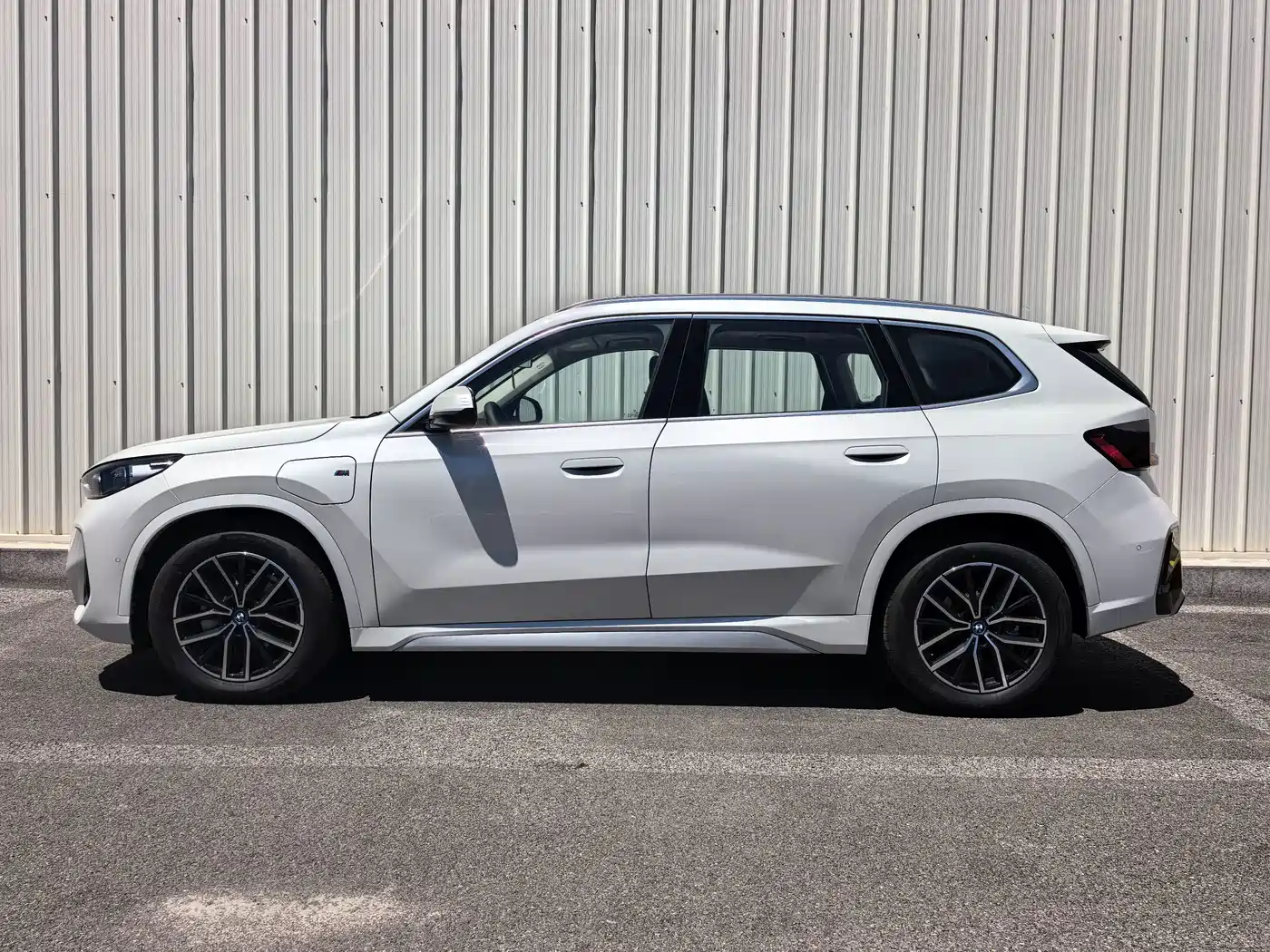 2025 BMW iX1