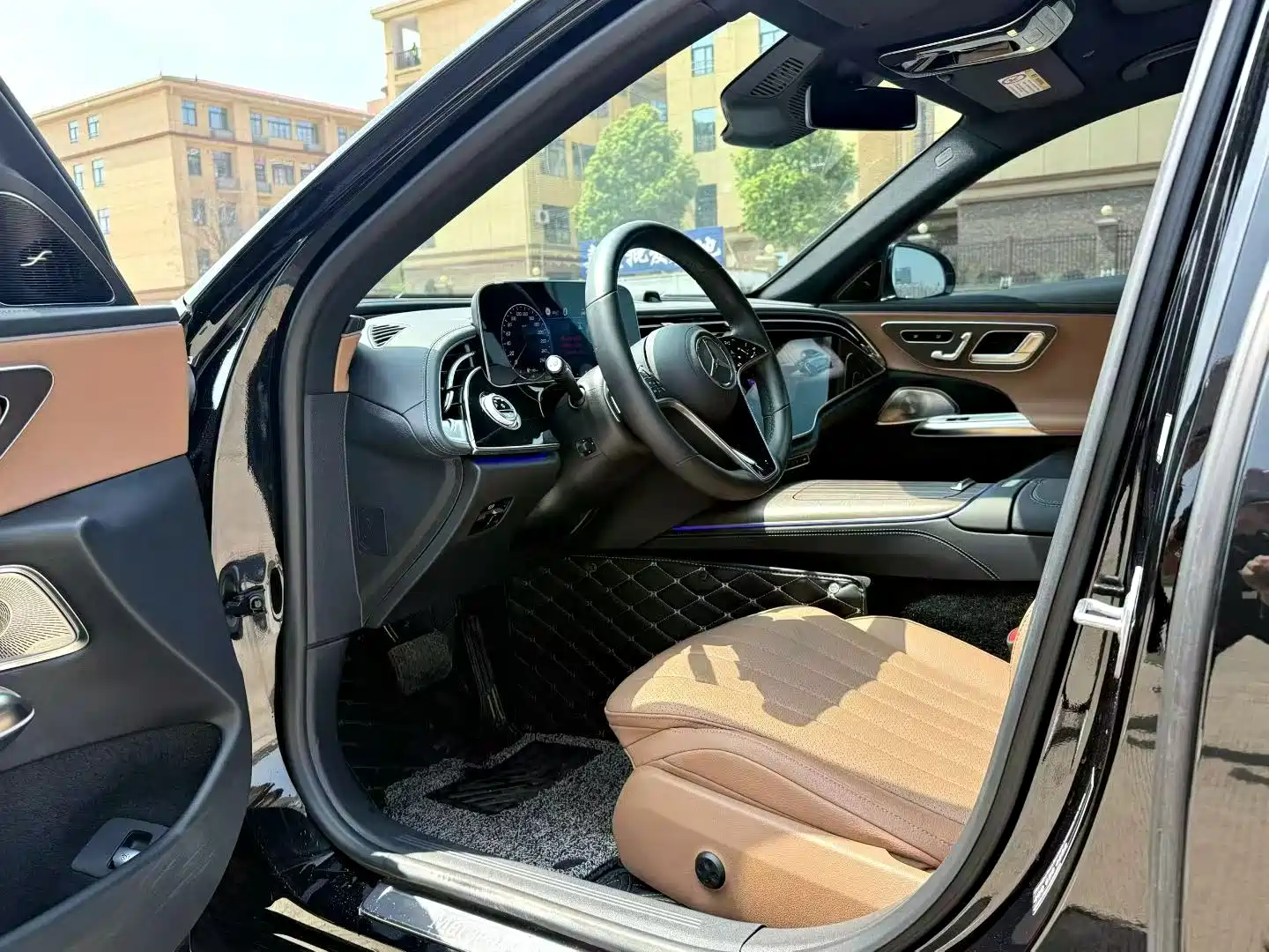 Фото 4 - Mercedes-Benz E-Class