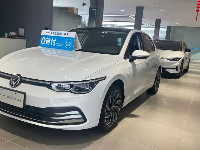Volkswagen Golf 2023 280TSI DSG Pro — фото 1