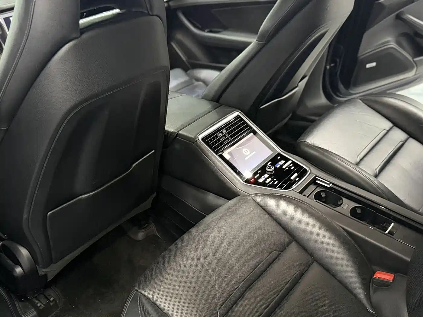 Фото 6 - Porsche Panamera