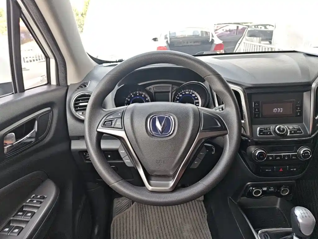 Фото 11 - Changan CS15