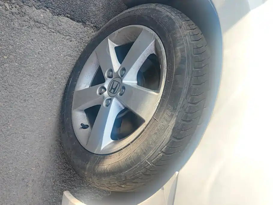 CIIMO CIIMO 2014 2012 1.8L Automatic