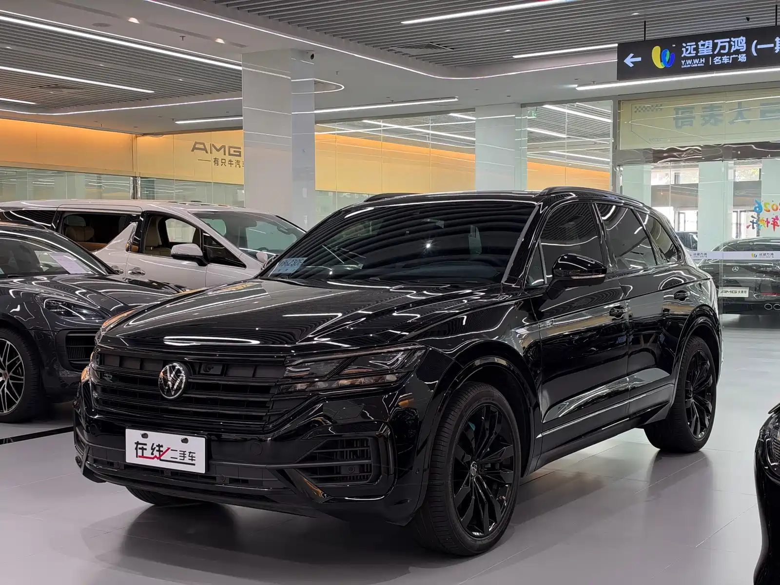 Фото 1 - Volkswagen Touareg