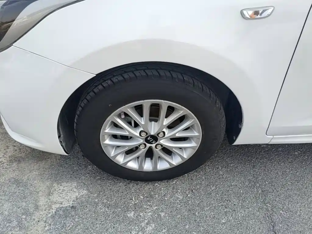 Kia K2 2017 2017 Sedan 1.4L AT GLS