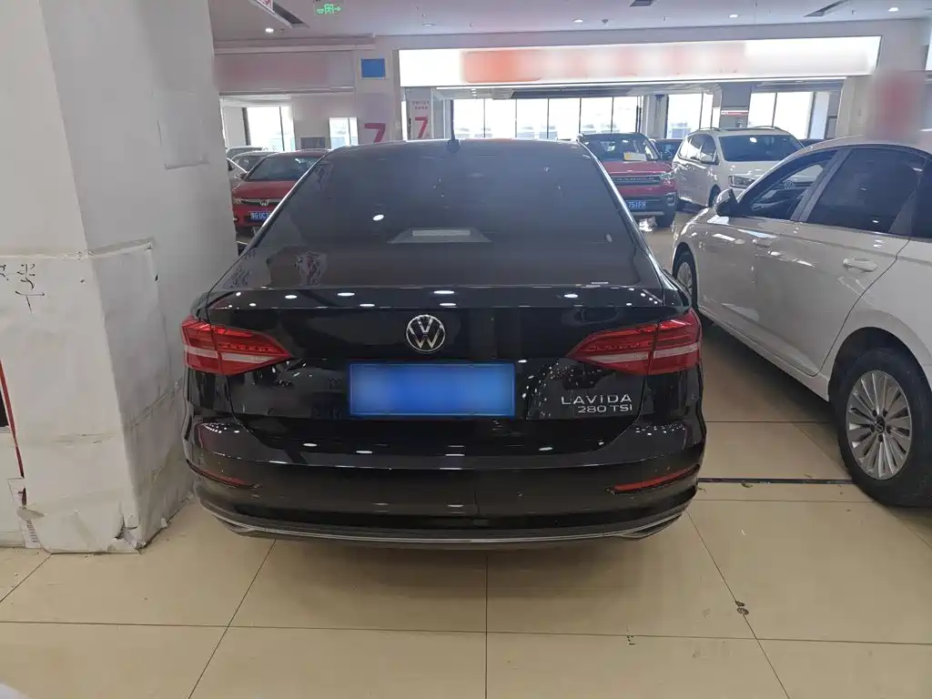 Фото 11 - Volkswagen Lavida
