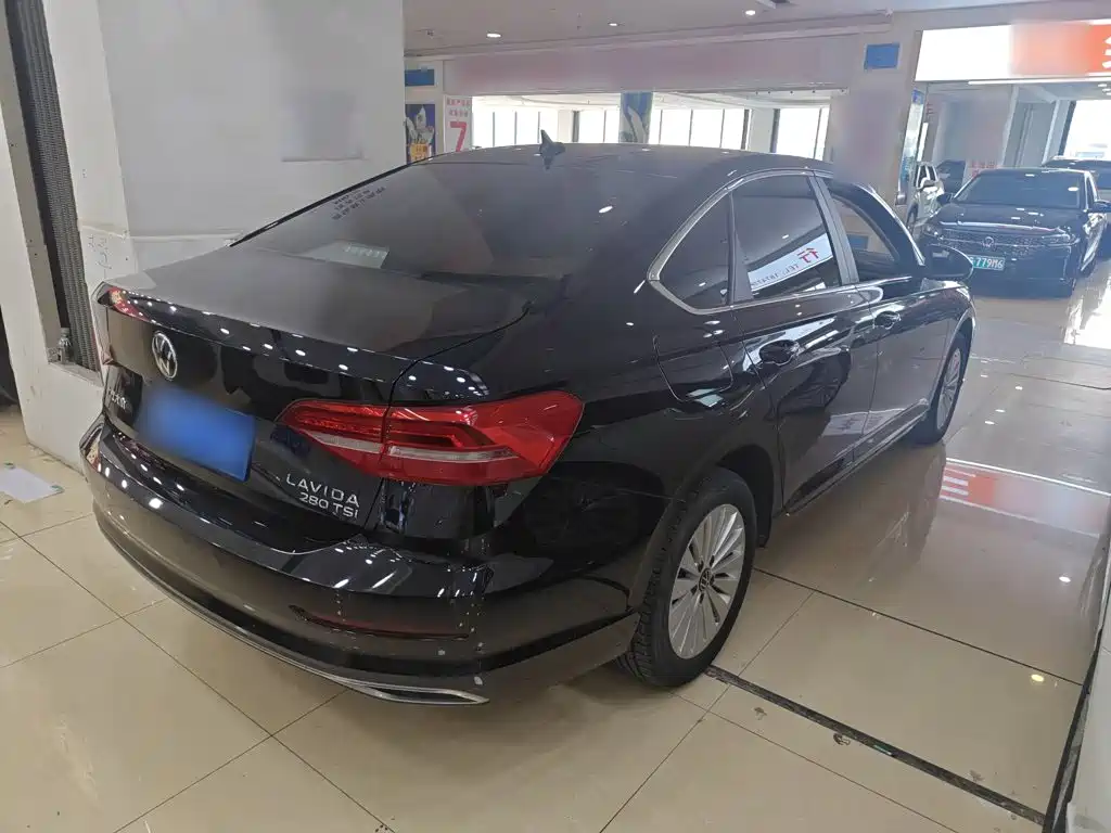 Фото 9 - Volkswagen Lavida