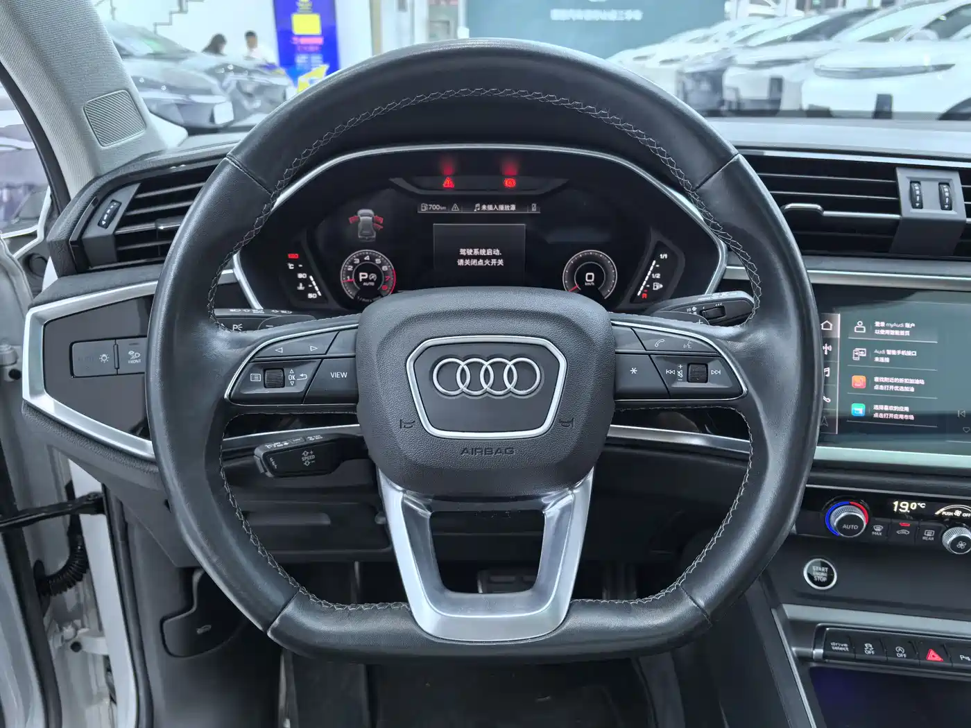 Audi Q3 2022 40 TFSI Fashion Dynamic фото 8