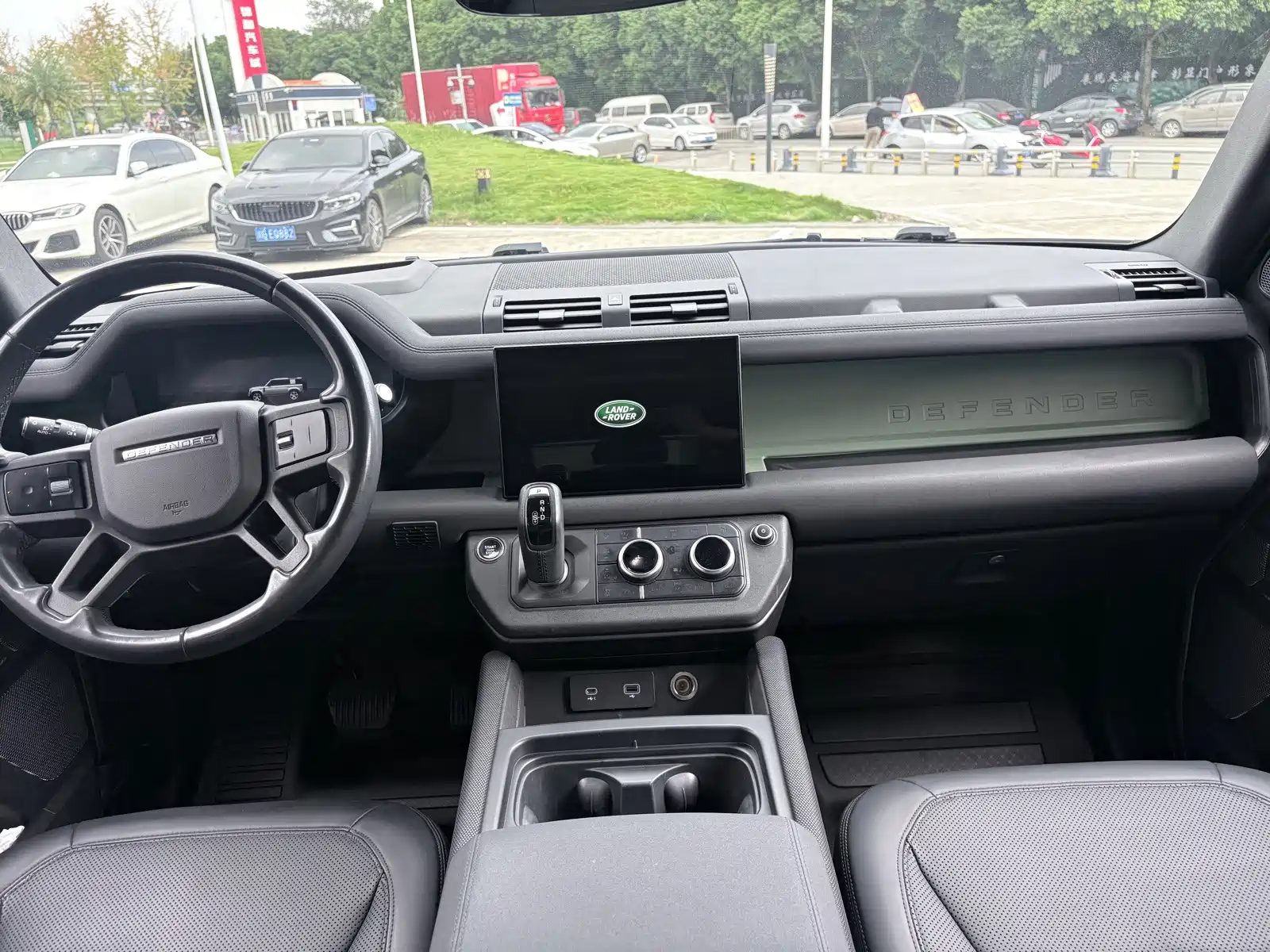 Фото 7 - Land Rover Defender