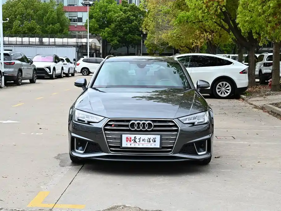 Audi A4 (Import) 2020 Avant Pioneer 40 TFSI Luxury Sport фото 2