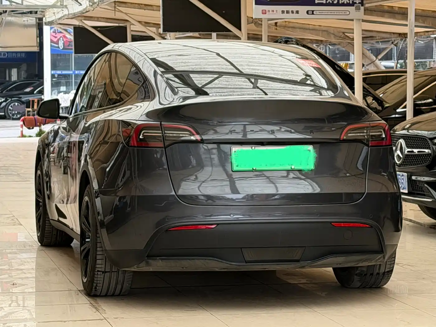 TESLA MODEL Y