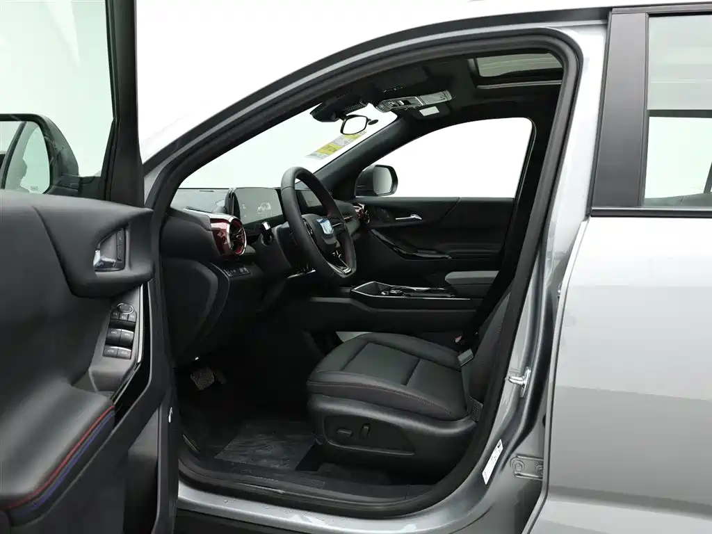 Chevrolet Equinox Plus 2024 102km RS Flagship Edition фото 10