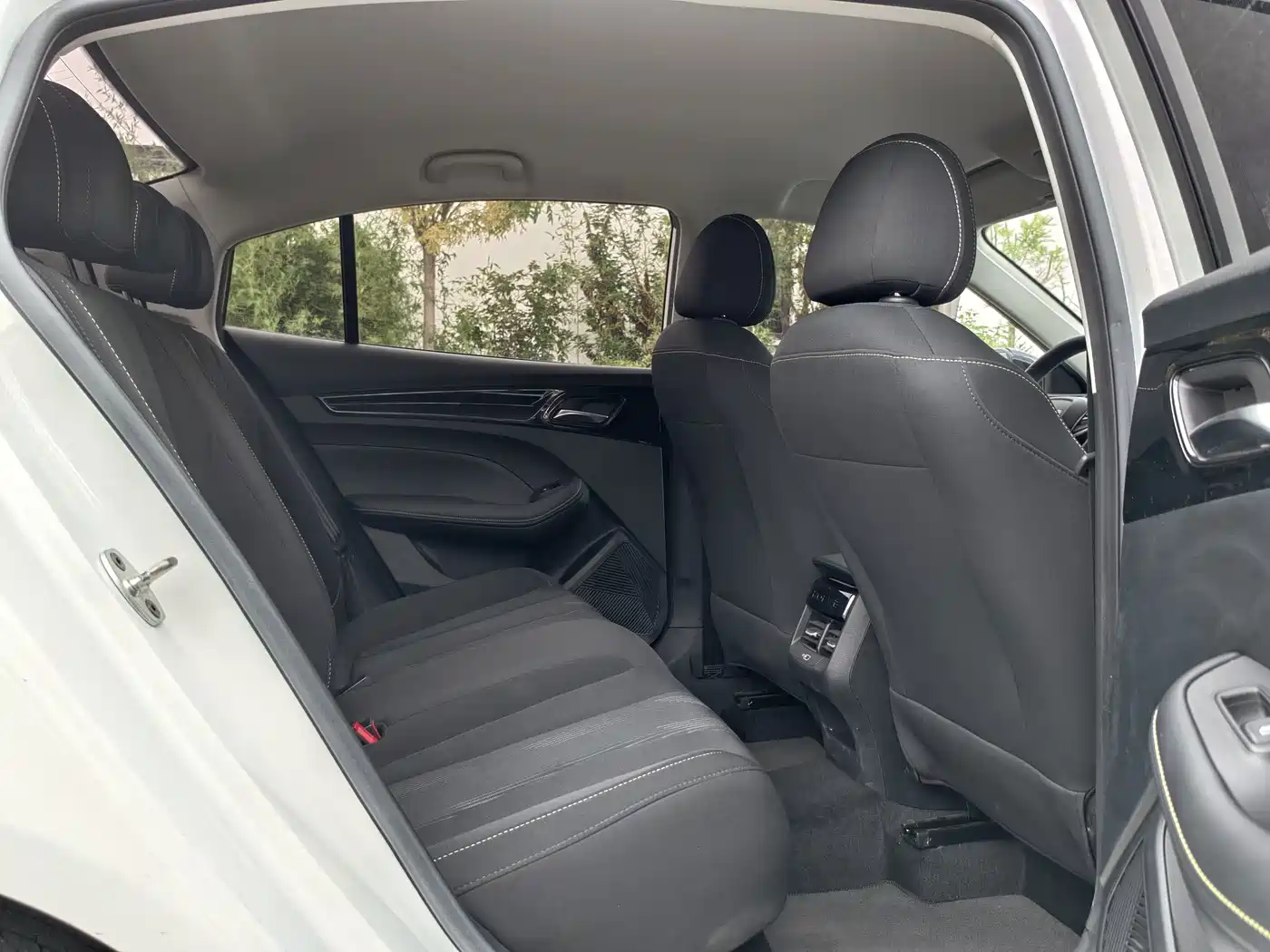 Фото 7 - Roewe i5