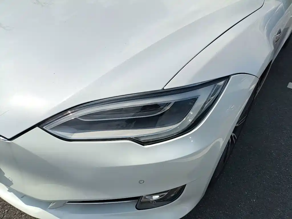 Фото 24 - Tesla Model S