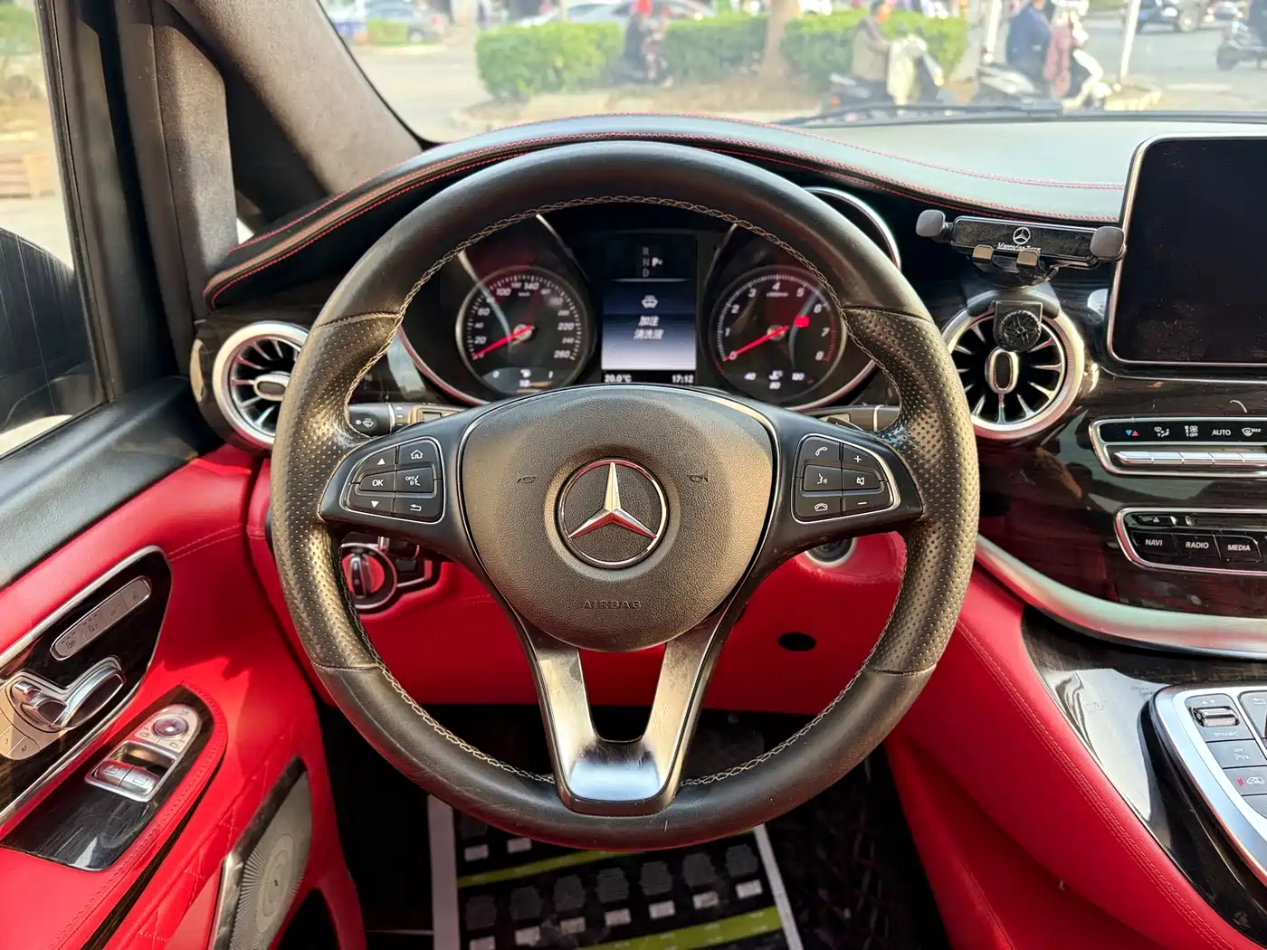 Mercedes-Benz V-Class 2018 V 260 AMG Sport Edition China VI фото 14