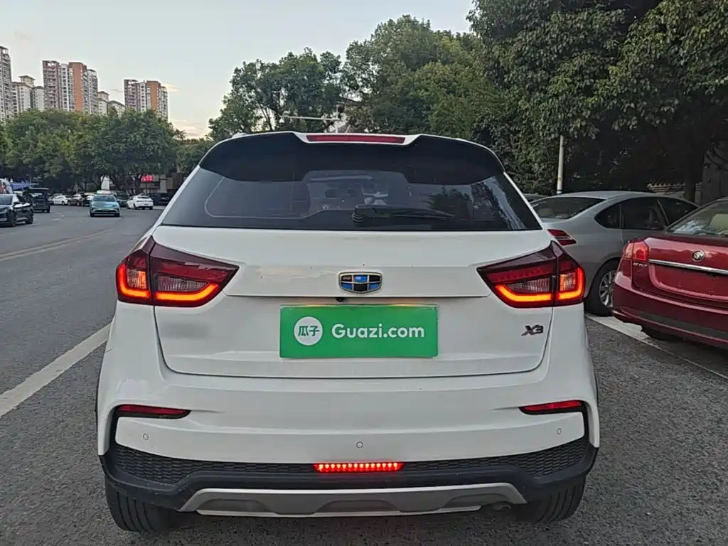 Photo 6 - Geely Vision X3