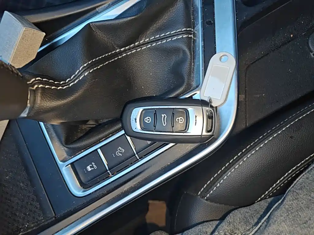 Photo 9 - Geely Vision X3