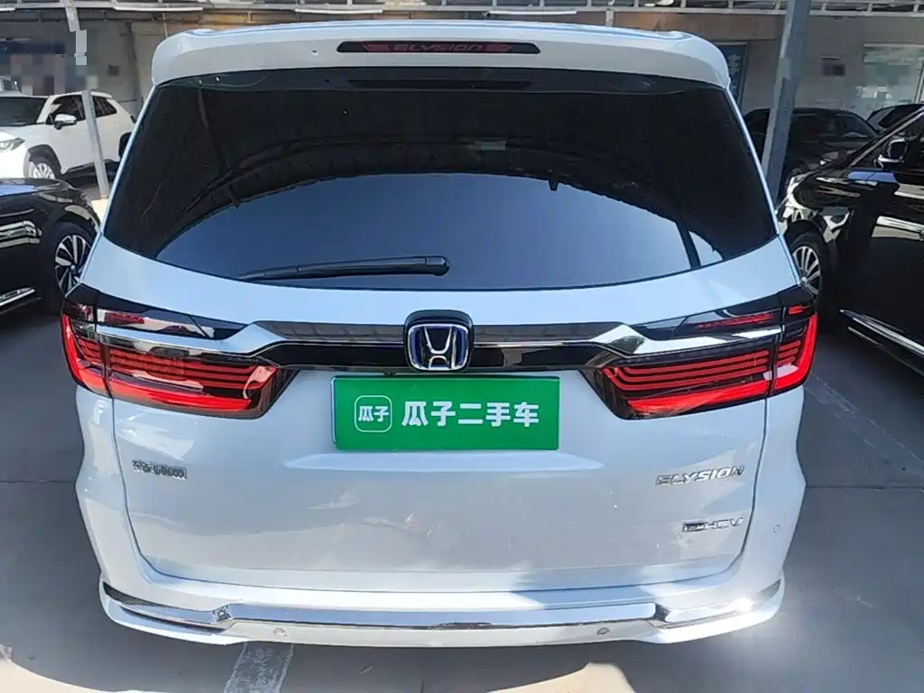 Фото 6 - Honda Elysion