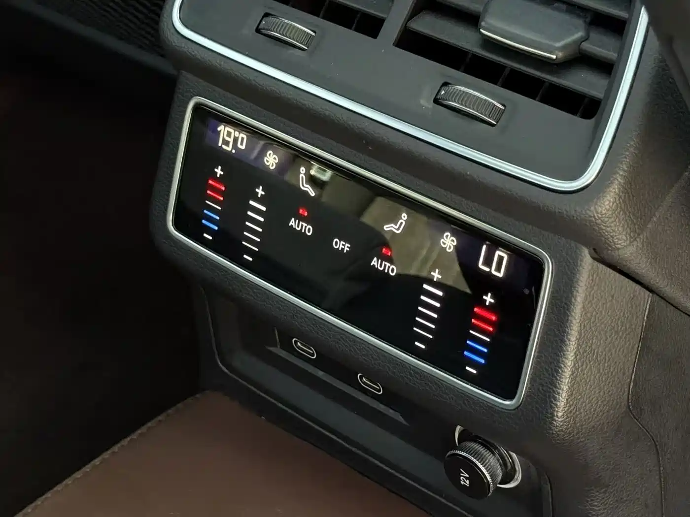 Фото 12 - Audi A6L