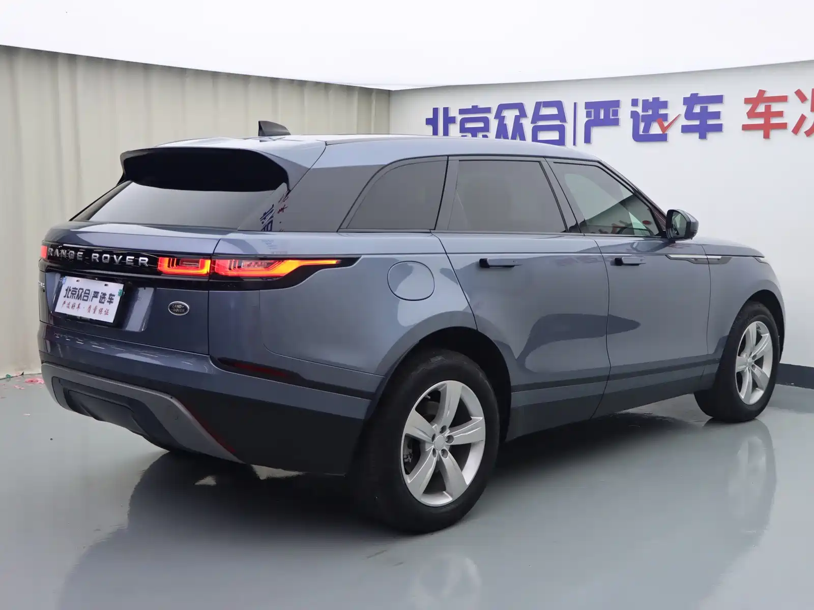 Фото 24 - Land Rover Range Rover Velar