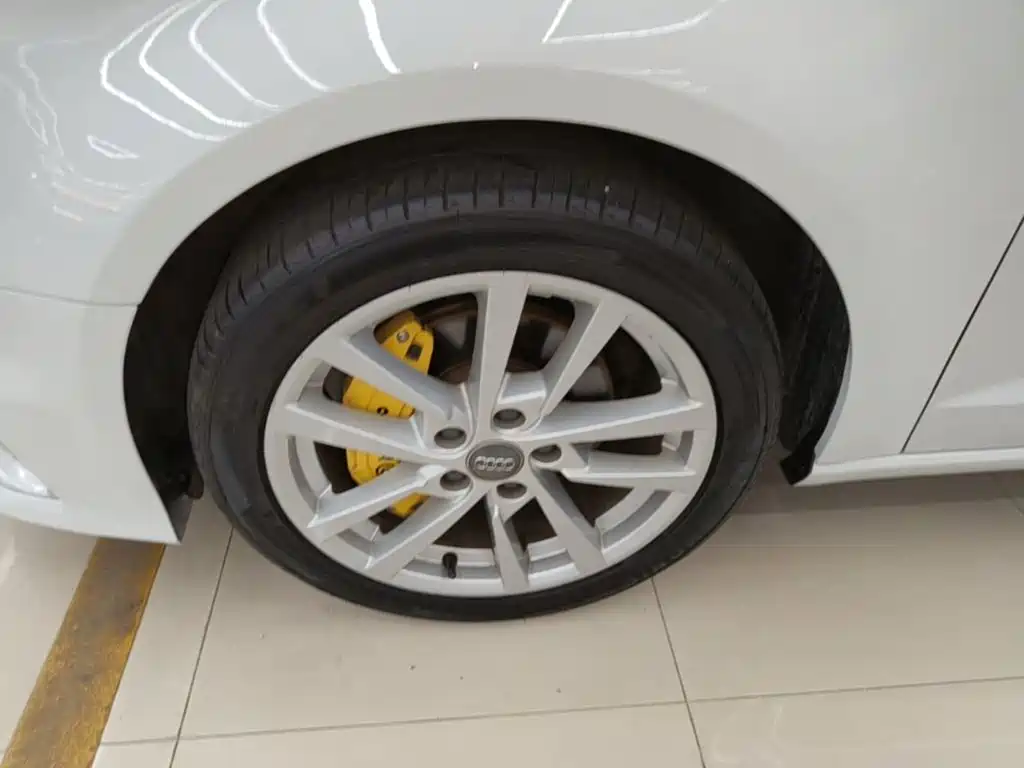 Фото 23 - Audi A3