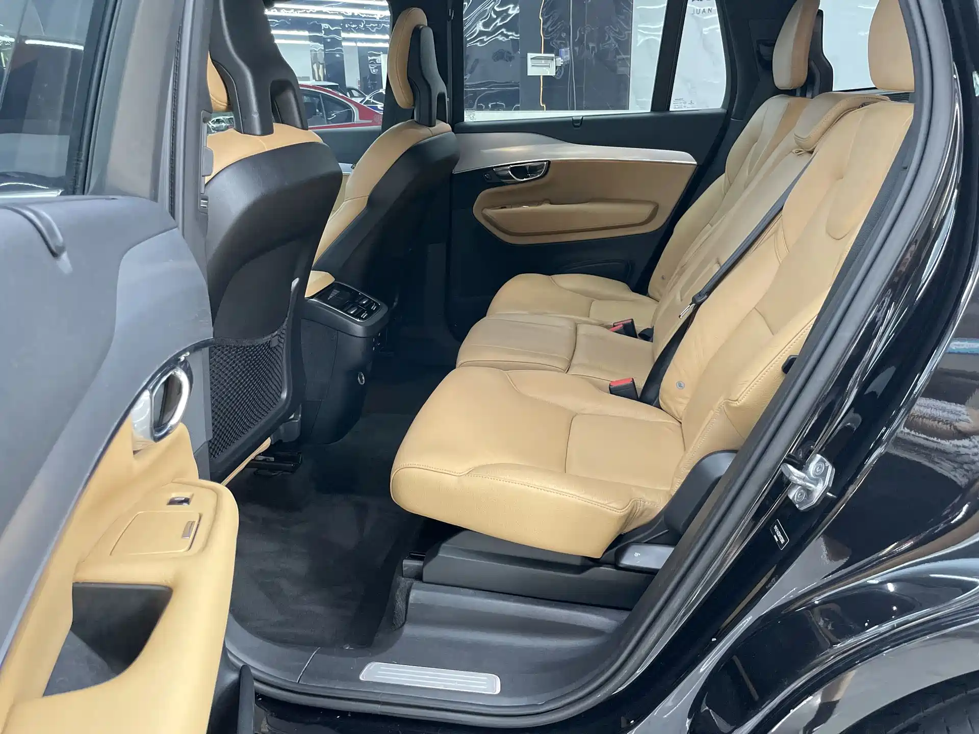 Фото 10 - Volvo XC90