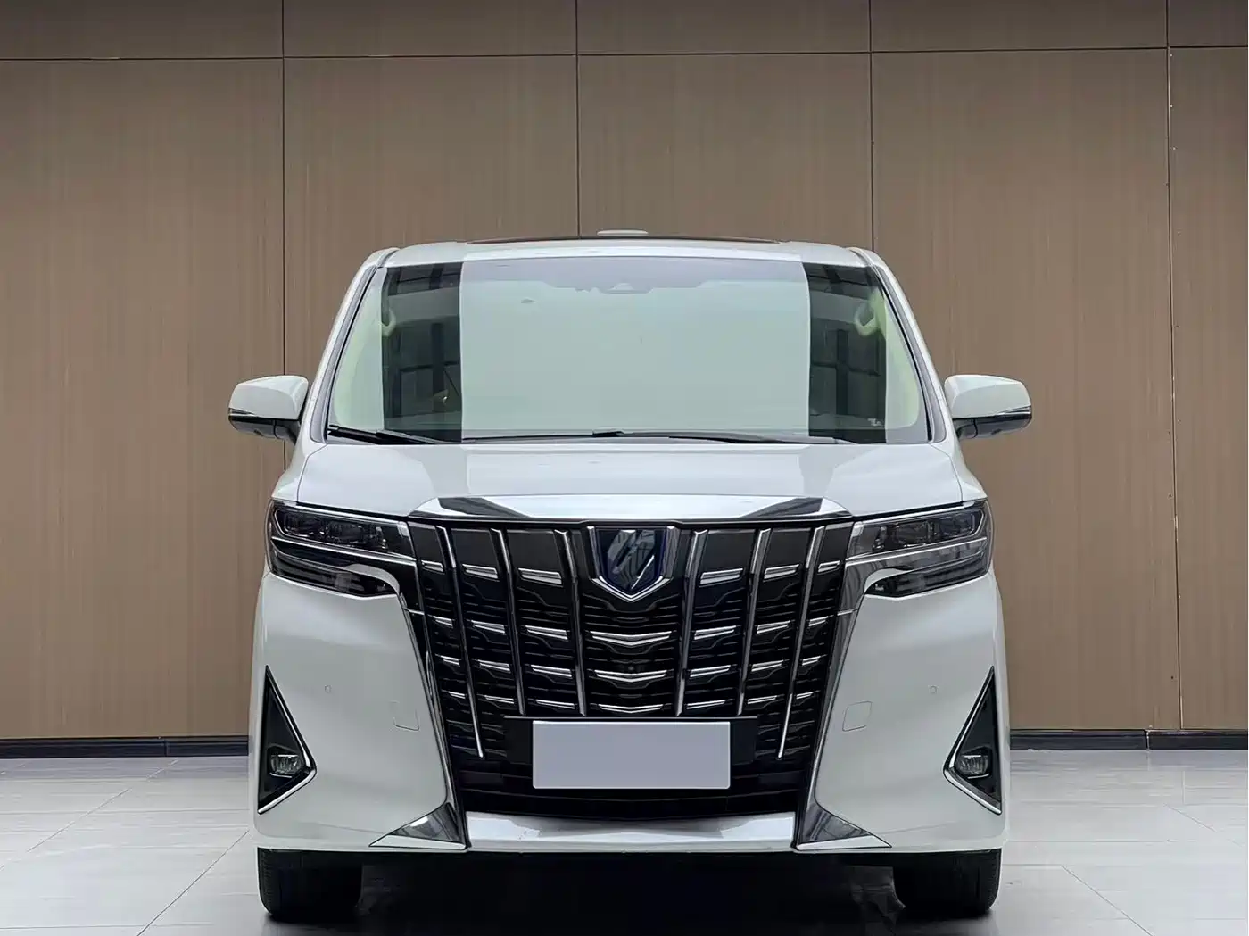 Toyota Vellfire 2019 Hybrid 2.5L HV Premium Edition фото 2
