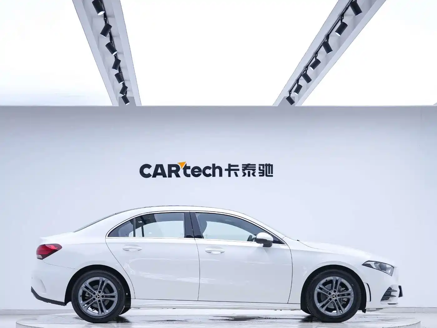 Mercedes-Benz A-Class 2022 A 180 L Sport Sedan фото 2