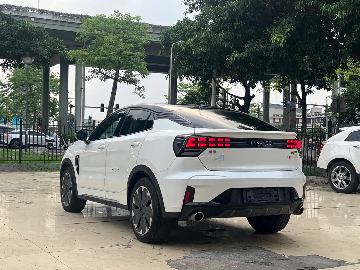 Lynk & Co 05 EM-P 2021 1.5TD PHEV HALO фото 11