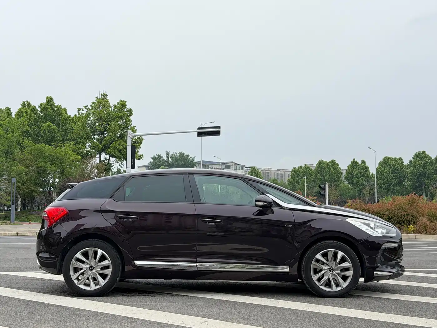 2015 DS 5