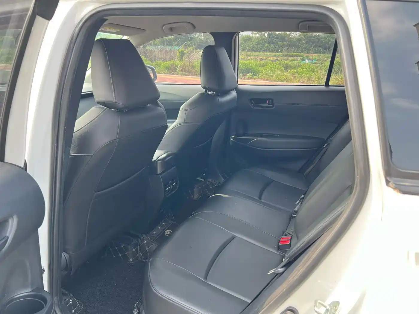Photo 5 - Toyota Corolla Cross