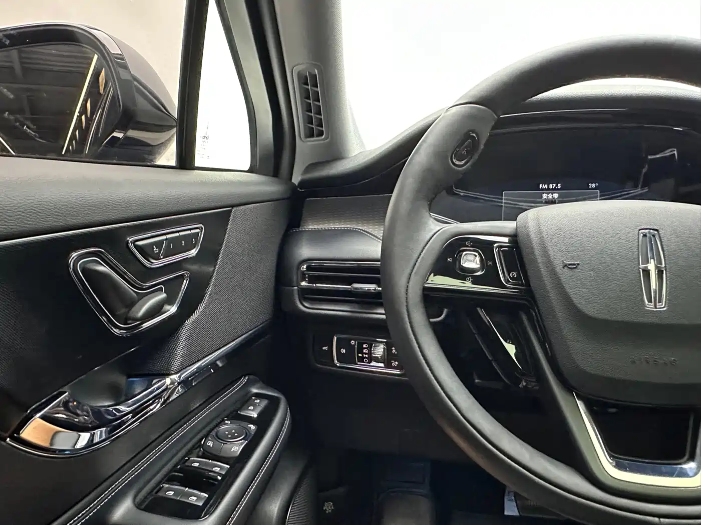 Фото 20 - Lincoln Adventurer