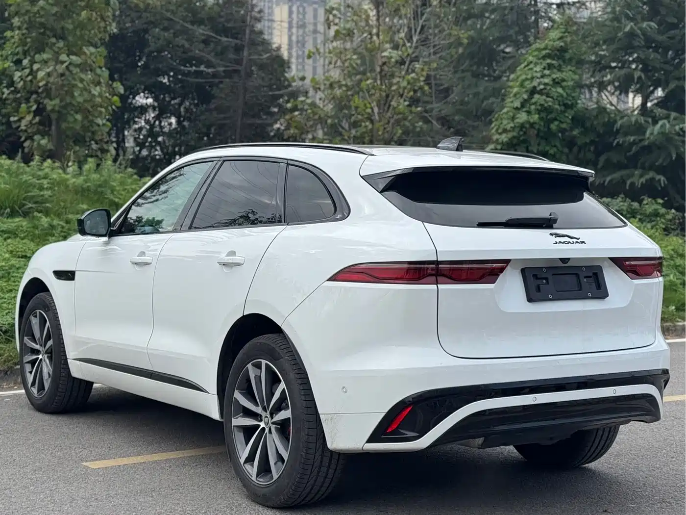 Jaguar F-PACE 2024 2025 P250 R-Dynamic SE